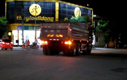Xe tải chở đất lộng hành ở Huế: Bảo vệ đòi xóa dữ liệu của phóng viên