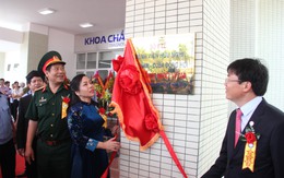 Bộ trưởng Nguyễn Thị Kim Tiến cắt băng khánh thành khu nhà kỹ thuật nghiệp vụ y tế hiện đại
