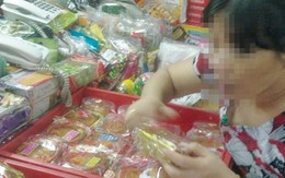 Bánh trung thu làm bằng bột sắn, hương liệu bán ở chợ TP HCM