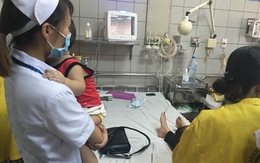 Bé trai 2 tuổi bị máy xay nghiến nát bàn tay