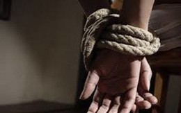 Bắt cóc người yêu cũ rồi giả làm anh hùng cứu mỹ nhân