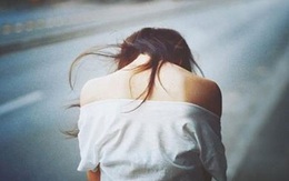 Anh bước xuống từ xe hơi và "phủi" sạch 10 năm mặn nồng