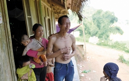 Vụ sập hầm vàng ở Lào Cai: Đau lòng bố tự tay bới tìm xác con trai