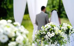 Cô dâu chú rể yêu cầu khách mời chuyển khoản trước tiền mừng cưới
