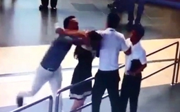 Vụ nữ nhân viên sân bay bị hành hung: Cấm bay 2 người đàn ông "bắt nạt" phụ nữ