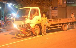 Điều khiển xe máy tông trực diện vào xe tải, đôi nam nữ ở Sài Gòn nguy kịch