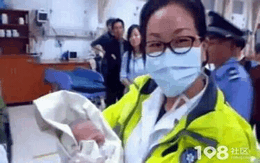 Đau xót trẻ sơ sinh bị mẹ ruột bỏ rơi trong toilet