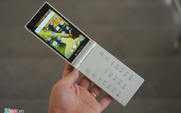 Điện thoại nắp gập Nhật với 2 màn hình độc đáo ở VN