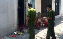 Kinh hoàng phát hiện thi thể ông lão chạy xe ôm phân hủy trong phòng trọ