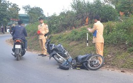 Hai xe máy đâm nhau, một cháu bé nguy kịch