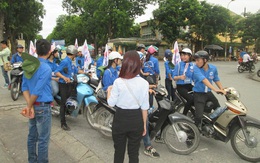 Hà Nội: Xe ôm, nước miễn phí tiếp sức thí sinh kỳ thi THPT Quốc gia