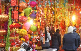 Phố Hàng Mã rực rỡ sắc màu đón Tết