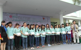 Đại học Đông Á tặng hàng trăm vé xe cho sinh viên về quê đón Tết