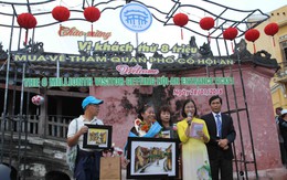 Việt kiều Mỹ trở thành du khách thứ 8 triệu mua vé tham quan phố cổ Hội An