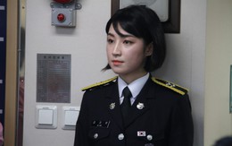 Những “bóng hồng” trên tàu huấn luyện Hàn Quốc đến Đà Nẵng