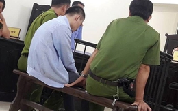 Kẻ hiếp dâm, sát hại người yêu bạn đập đầu tự tử tại tòa