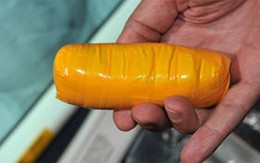 Giấu ma túy vào vùng kín, bán lấy tiền thăm chồng ở tù