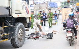 Mẹ gào khóc thảm thiết bên thi thể con gái 13 tuổi bị xe ben cán tử vong