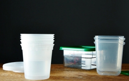 Tẩy chay đồ nhựa và cao su trôi nổi để tránh nguy cơ ung thư