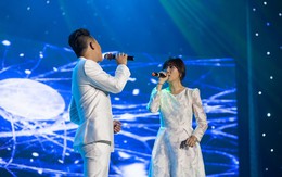 Hari Won tình tứ song ca với Trấn Thành trong live show