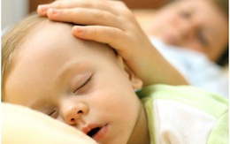 Cách chữa mồ hôi trộm cho trẻ mẹ nào cũng nên biết
