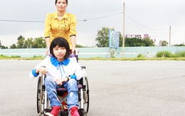 Nữ sinh bại liệt ở Sài Gòn ước mơ làm dịch giả
