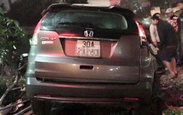Nữ tài xế bỏ ôtô tháo cháy khi tàu hỏa tới