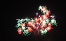 Người dân cả nước hân hoan chào Bính Thân trong pháo hoa rực sáng