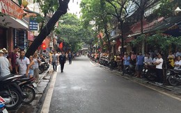 Tổng thống Pháp dạo phố cổ Hà Nội