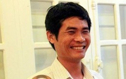 Tài xế Phan Văn Bắc chia tiền thưởng cho tài xế xe khách