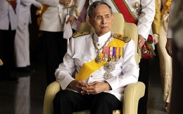 Nhà vua Thái Lan đang phải thở bằng máy