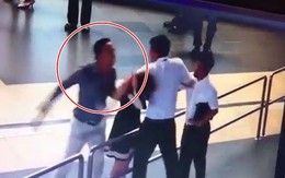 Khách nam đánh nữ nhân viên sân bay: "Mình là đàn ông sống phải đàng hoàng..."