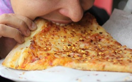 Có thể bạn đang ăn pizza sai cách