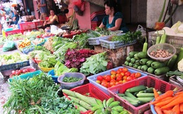Chưa đến Tết mà thực phẩm đã ùn ùn tăng giá đến chóng mặt