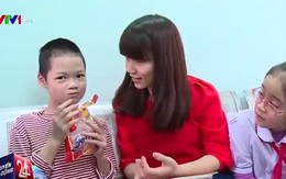 Vụ bé gái 11 tuổi bị mẹ nhốt: Người mẹ hứa cho con đến trường sau khi lạc mất con giữa đường