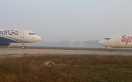 Hai máy bay chở hơn 300 khách suýt đấu đầu nhau