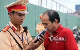 Tài xế đau đớn ăn phạt 17 triệu chỉ vì 2 ly bia