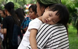 Công viên Thủ Lệ đông như kiến, trẻ nhỏ mệt nhoài vì chen chúc đi chơi dịp lễ 2/9