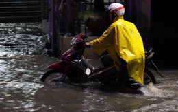 Sài Gòn lại ngập trong mưa lớn