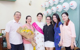 Á hậu Thùy Dung hạnh phúc trở về với bố mẹ và 3 chị gái