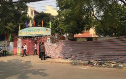 Sập nhà trước cổng trường mầm non ở Hà Nội, 1 người tử vong