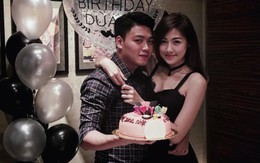 Bạn trai công khai đăng ảnh tình tứ với Á hậu Tú Anh