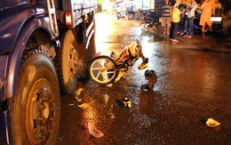Thanh niên bị xe tải cán nát chân, kêu gào thảm thiết