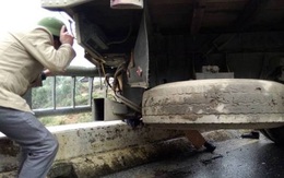 Xe tải mất lái đâm trung tá CSGT tử vong