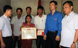 Nữ sinh quên mình cứu bạn đuối nước được vinh danh