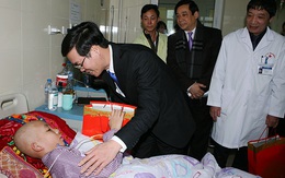 Trưởng Ban Tuyên giáo Trung ương thăm Bệnh viện K nhân ngày Thầy thuốc Việt Nam