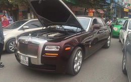 Xe Rolls-Royce Ghost của đại gia Thái Bình chết máy giữa đường