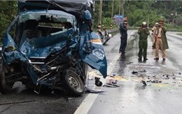 Xe tải đâm nhau kinh hoàng trên trên đèo, tài xế chết thảm