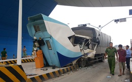 Quảng Ninh: Mất lái, xe tải tông nát cabin trạm thu phí