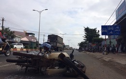 Xe tải tông xe máy, vợ tử vong, chồng nguy kịch